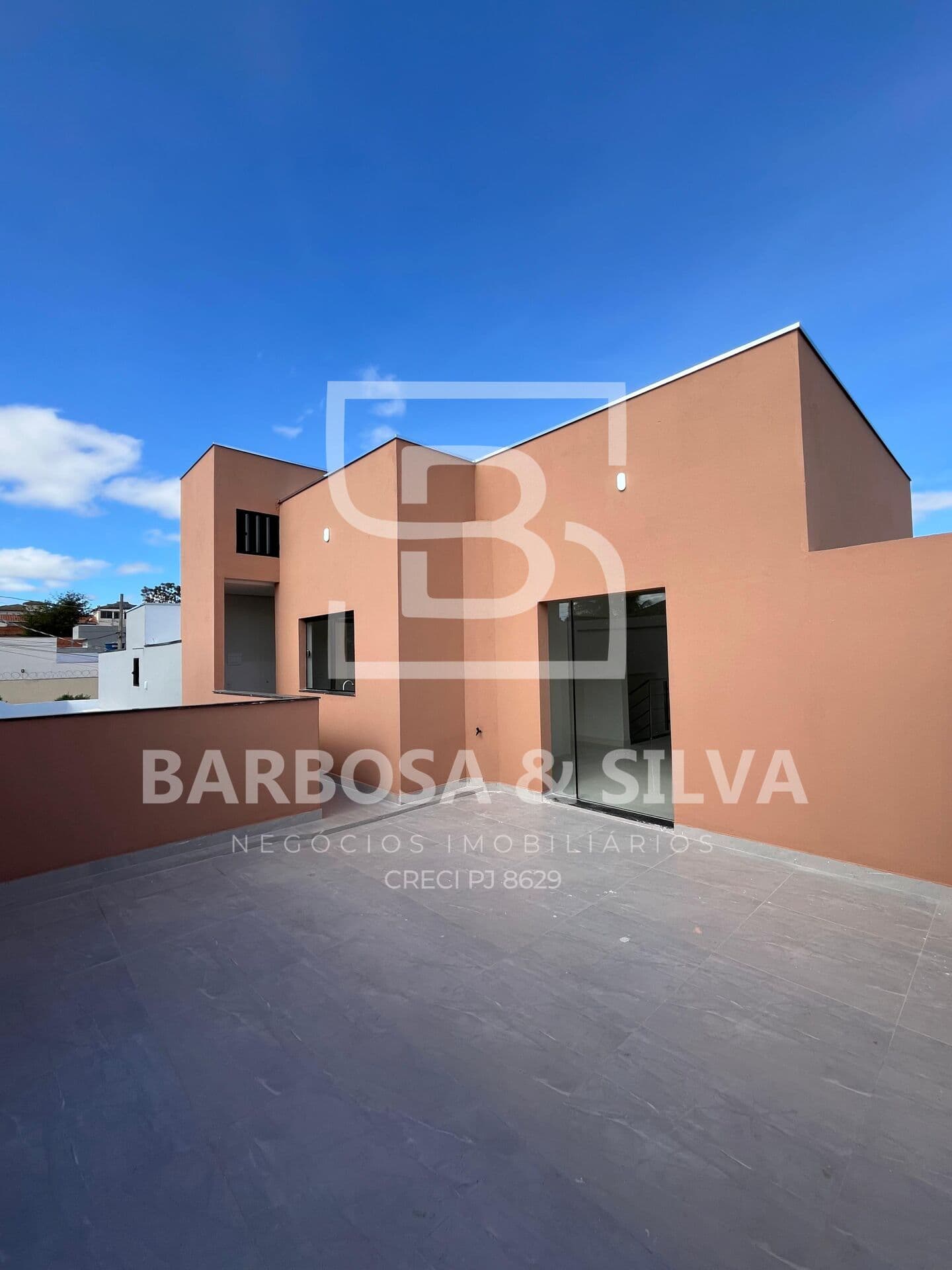 Casa em Montes Claros - Guarujá