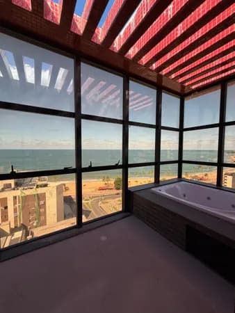 Cobertura duplex com jacuzzi, vista para o mar, na Jatiúca