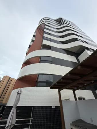 Cobertura com duas suítes, hidromassagem, mobiliado, na Jatiúca