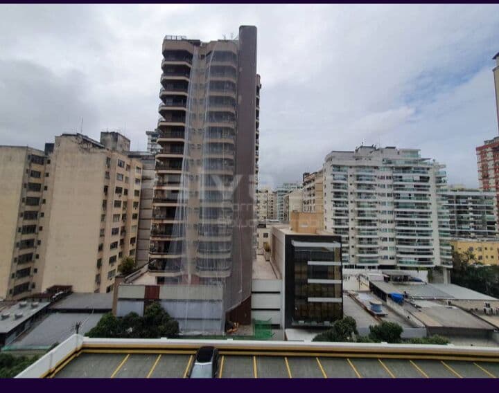 Sala Comercial, alugada, no melhor ponto de Icaraí