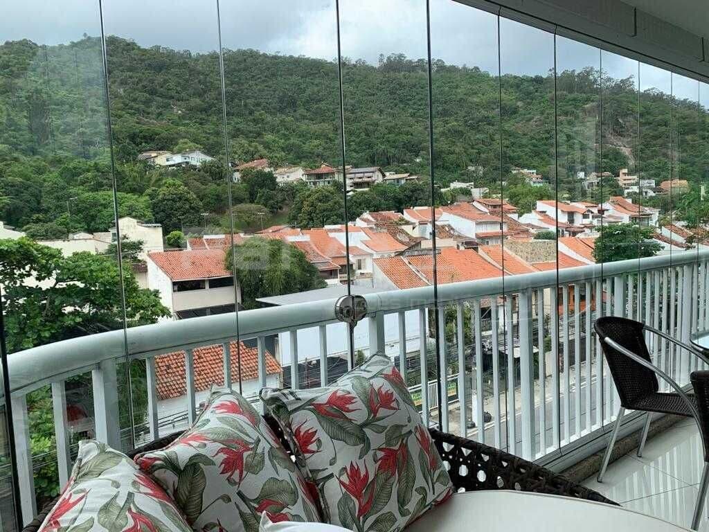 Amplo 03 suítes, com Varanda e 02 vagas, em São Francisco