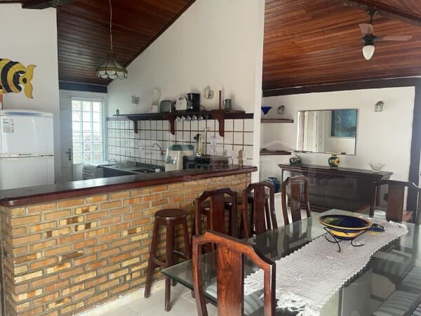 Casa Duplex dos Sonhos em Búzios - Segurança, Conforto e Lazer a 1 Quadra da Praia!