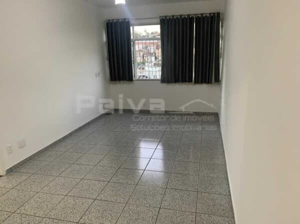 Ótimo apartamento 03 quartos, suíte e vaga, no Ingá. Próximo à praia.