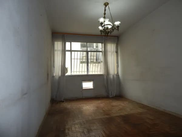 Apartamento 02 quartos, com vaga, no Centro de Niterói