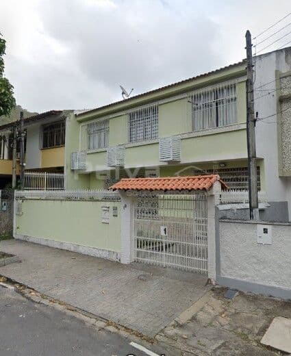 Excelente oportunidade - Casa Duplex