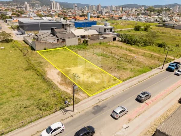 Terreno à venda – área plana pronta para construir