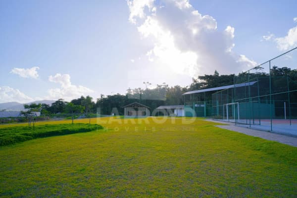 Terreno à venda no Condomínio Quinta do Lago