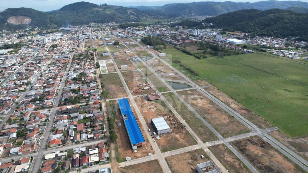 LOT. VILAGGIO DAS PEDRAS - Área Empresarial/Comercial