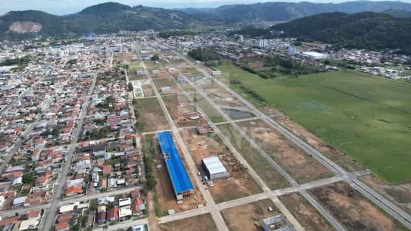LOT. VILAGGIO DAS PEDRAS - Área Empresarial/Comercial