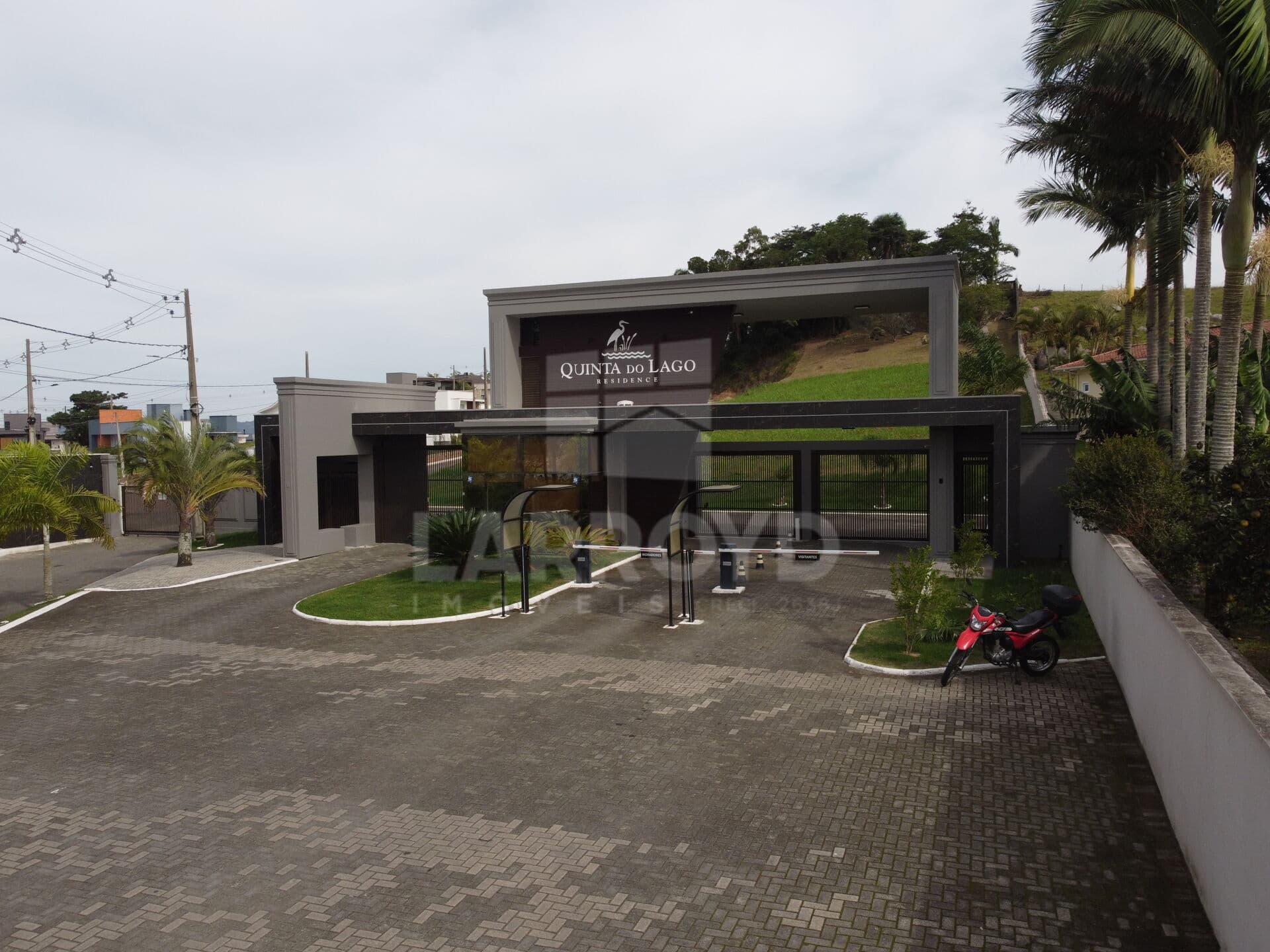 Terreno à venda no Condomínio Quinta do Lago