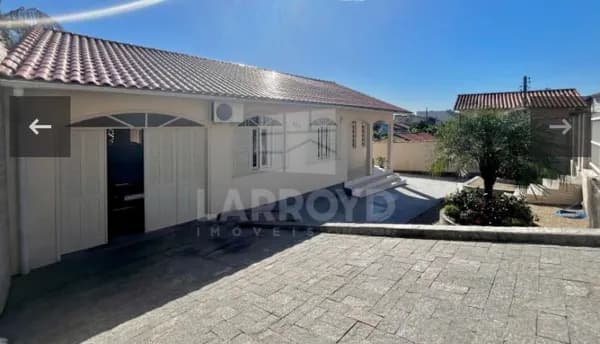 Casa com ambientes integrados à venda