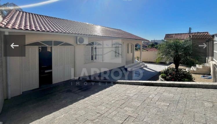 Casa com ambientes integrados à venda