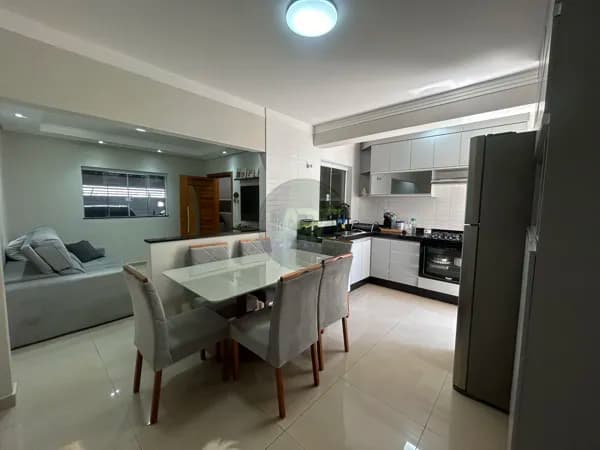 Casa 2 Dormitórios sendo 1 suíte