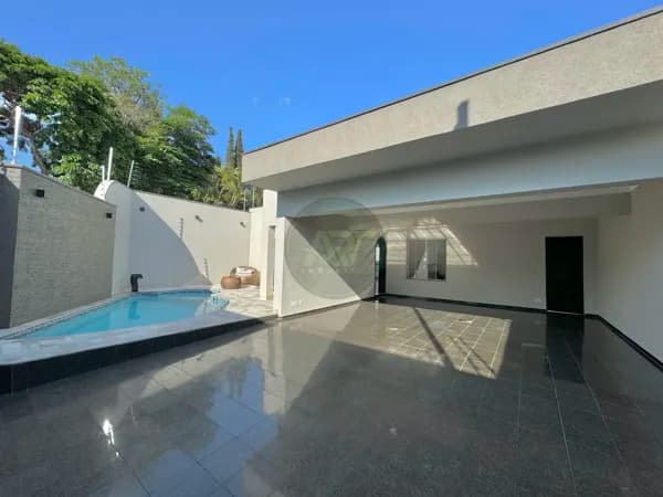 CASA À VENDA 3 DORMITÓRIOS, 3 SUÍTES E PISCINA EM AMERICANA|SP