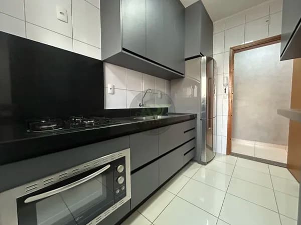 Apartamento 2 Dormitórios sendo 1 suíte, planejados e sacada.