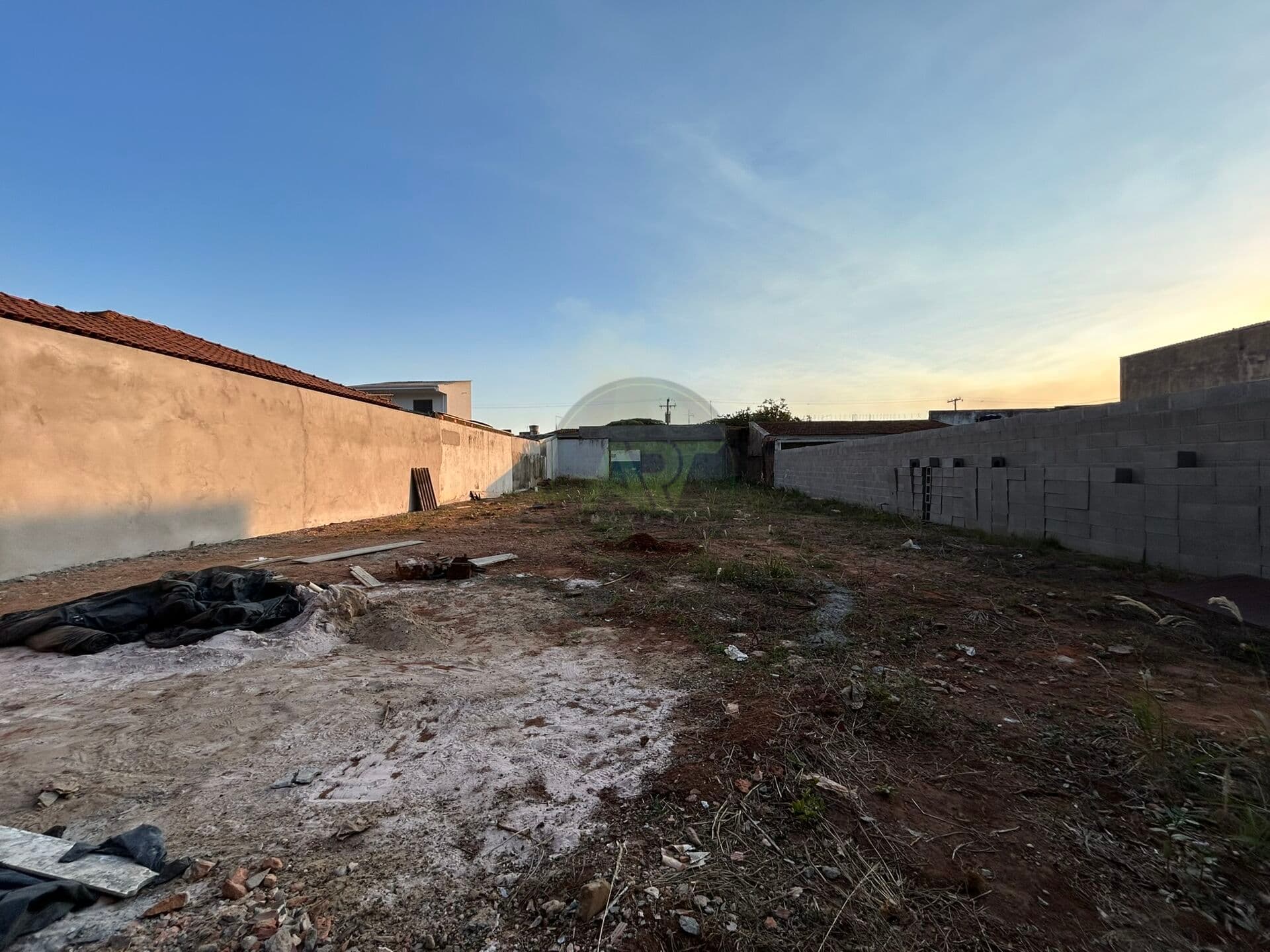 Terreno/Lote - PRONTO PARA CONSTRUIR