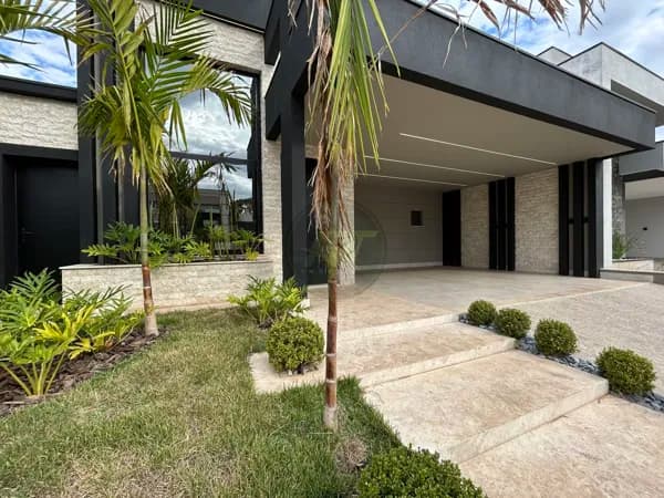 Casa Térrea em Condomínio 3 suítes