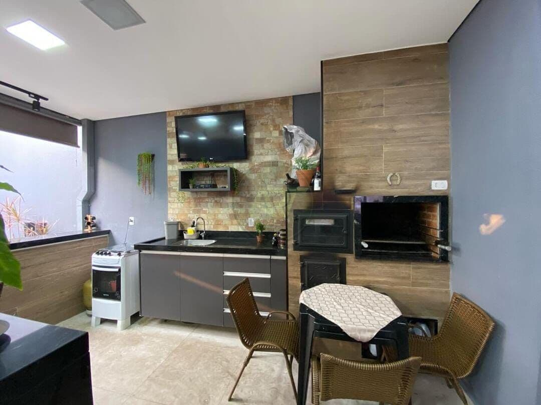Casa 3 Dormitórios, sendo 1 Suíte