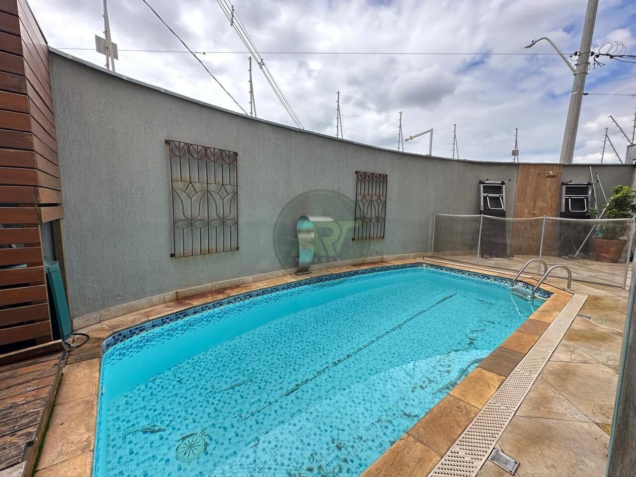 Casa Alto Padrão - PORTEIRA FECHADA