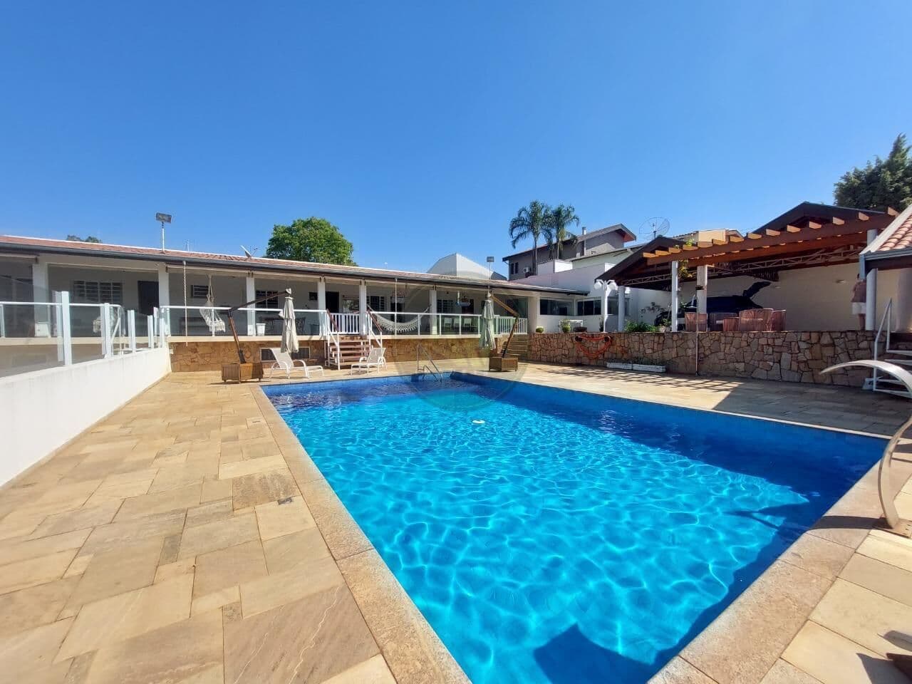 Casa Alto Padrão á Venda em Americana