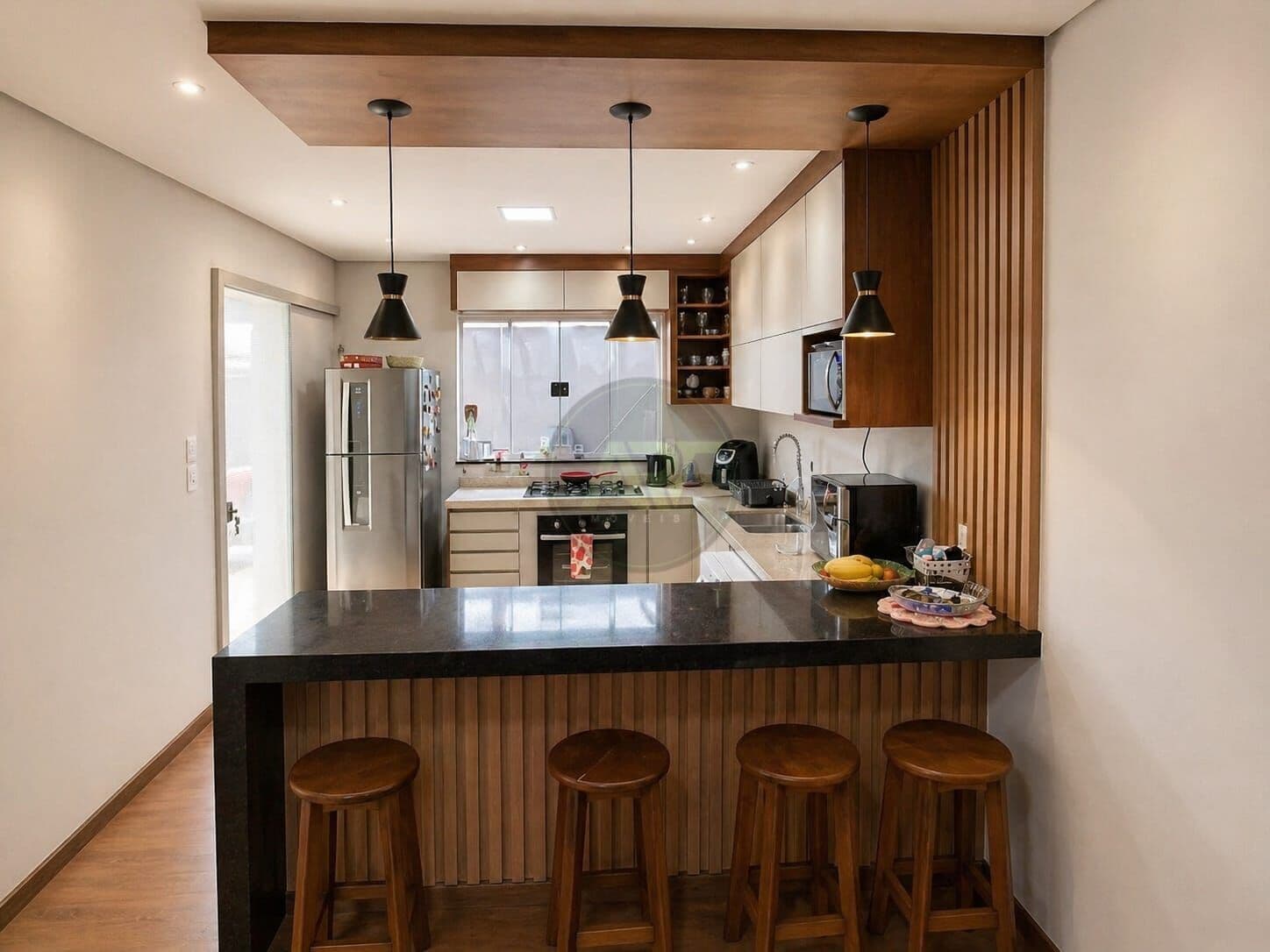 Casa Sobrado - Com espaço para Área de Churrasco