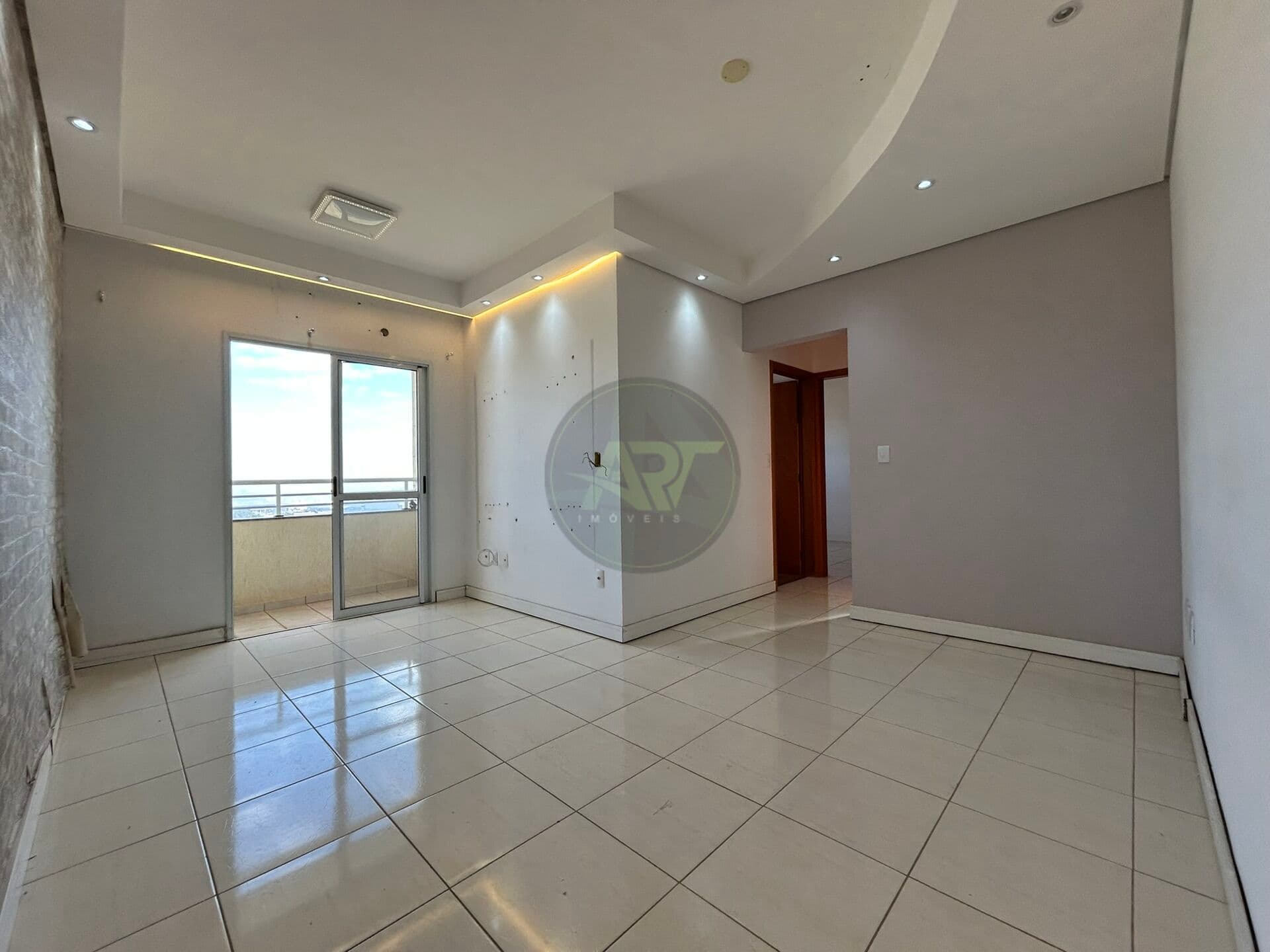 Apartamento 2 Dormitórios, Sacada Vista Livre