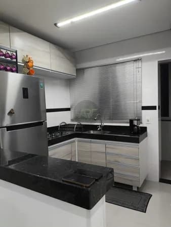 APARTAMENTO À VENDA | PORTEIRA FECHADA