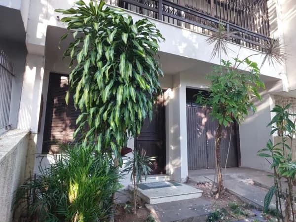 Oportunidade no Rio Branco: Casa com Quintal, Escritório e Churrasqueira
