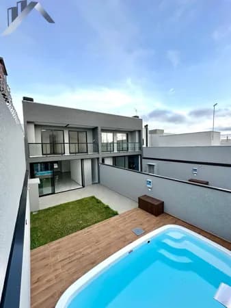 Sobrado Alto Padrão com piscina .