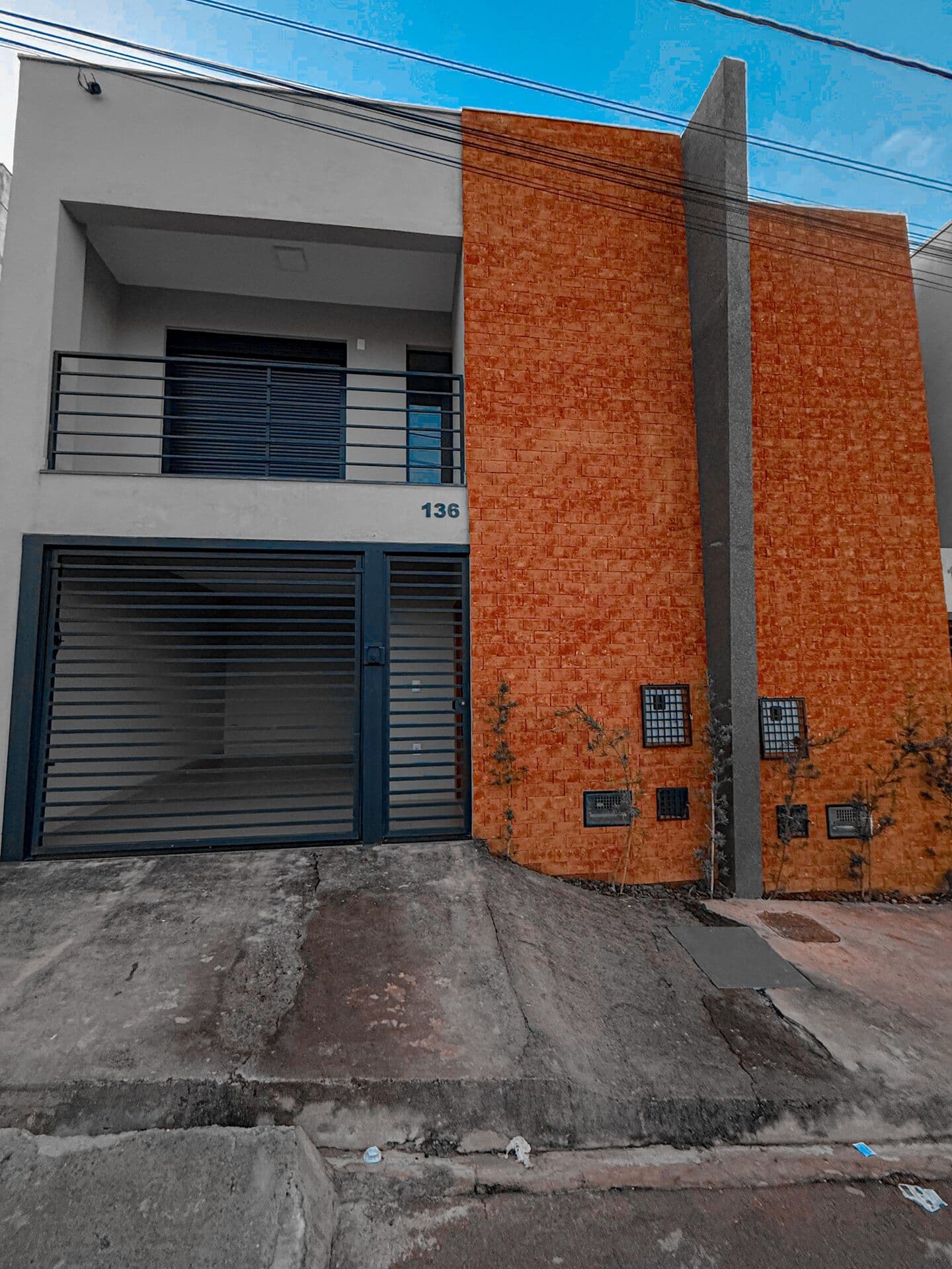 Casa em Três Pontas - Antônio de Brito Mendonça