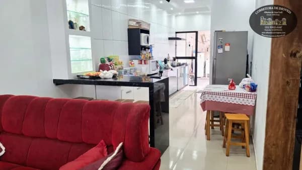 Casa Sobrado com ponto comercial e localização centralizada