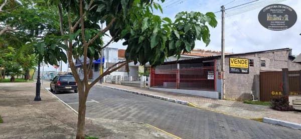 Imóvel no centro de Bueno Brandão/MG