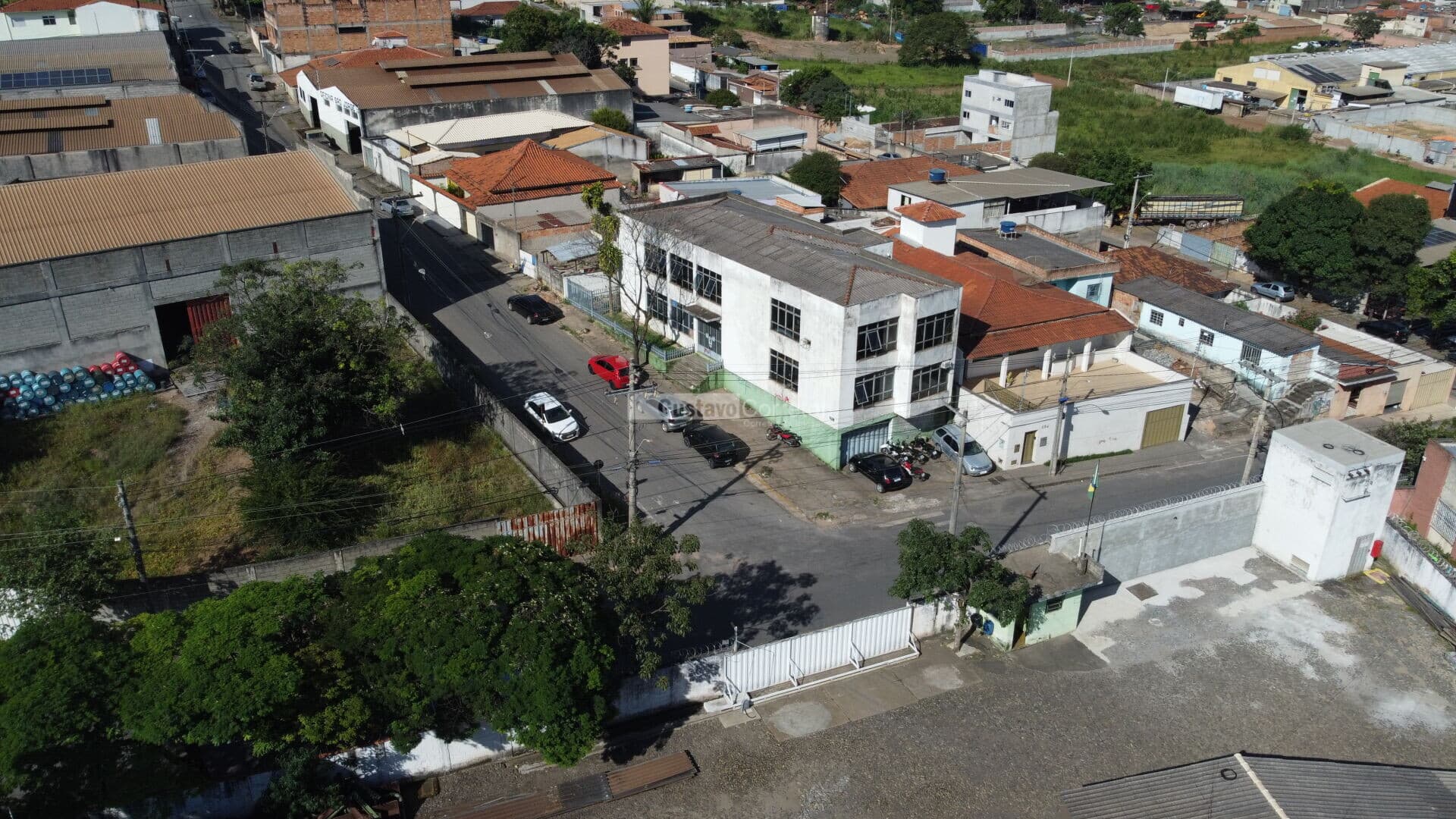 Prédio/Edifício Inteiro em Itaúna - Vila Tavares
