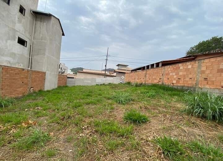 Terreno Lote em Conjunto Habitacional Jadir Marinho, Itaúna/MG