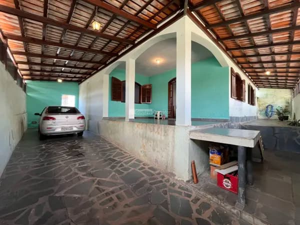 Casa em Itaúna - Santo Antônio