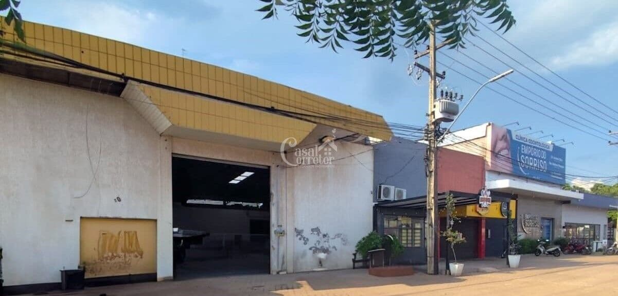 Ponto Comercial na Av. Pedro Neiva de Santana .