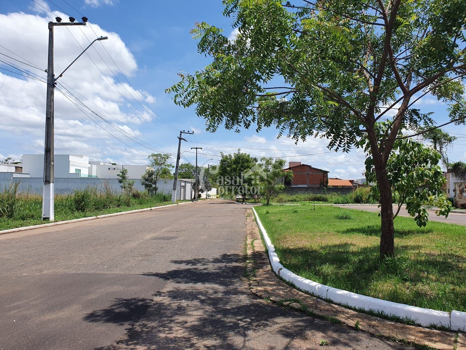 Terreno de 564m² no Parque das Mansões.