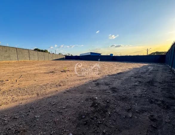 Terreno de 3.276m² próximo Av. Pedro Neiva de Santana!