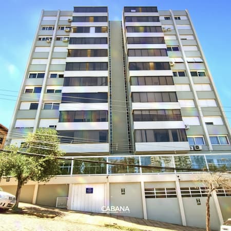 Amplo apartamento semimobiliado