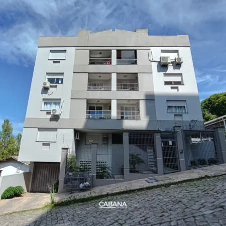 Apartamento semimobiliado