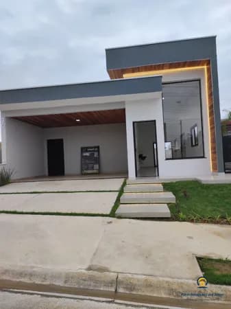 Casa em condomínio fechado à venda, com 03 dormitórios sendo 01 suíte- caçapava