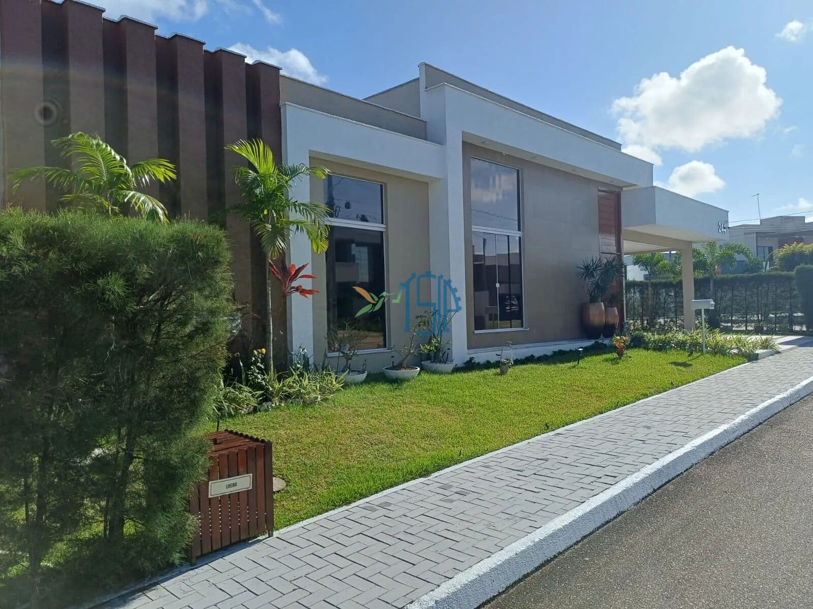 OPORTUNIDADE / CASA EM PARNAMIRIM / CASA EM CONDOMÍNIO FECHADO/ CASA ALTO PADRÃO EM PARNAMIRIM