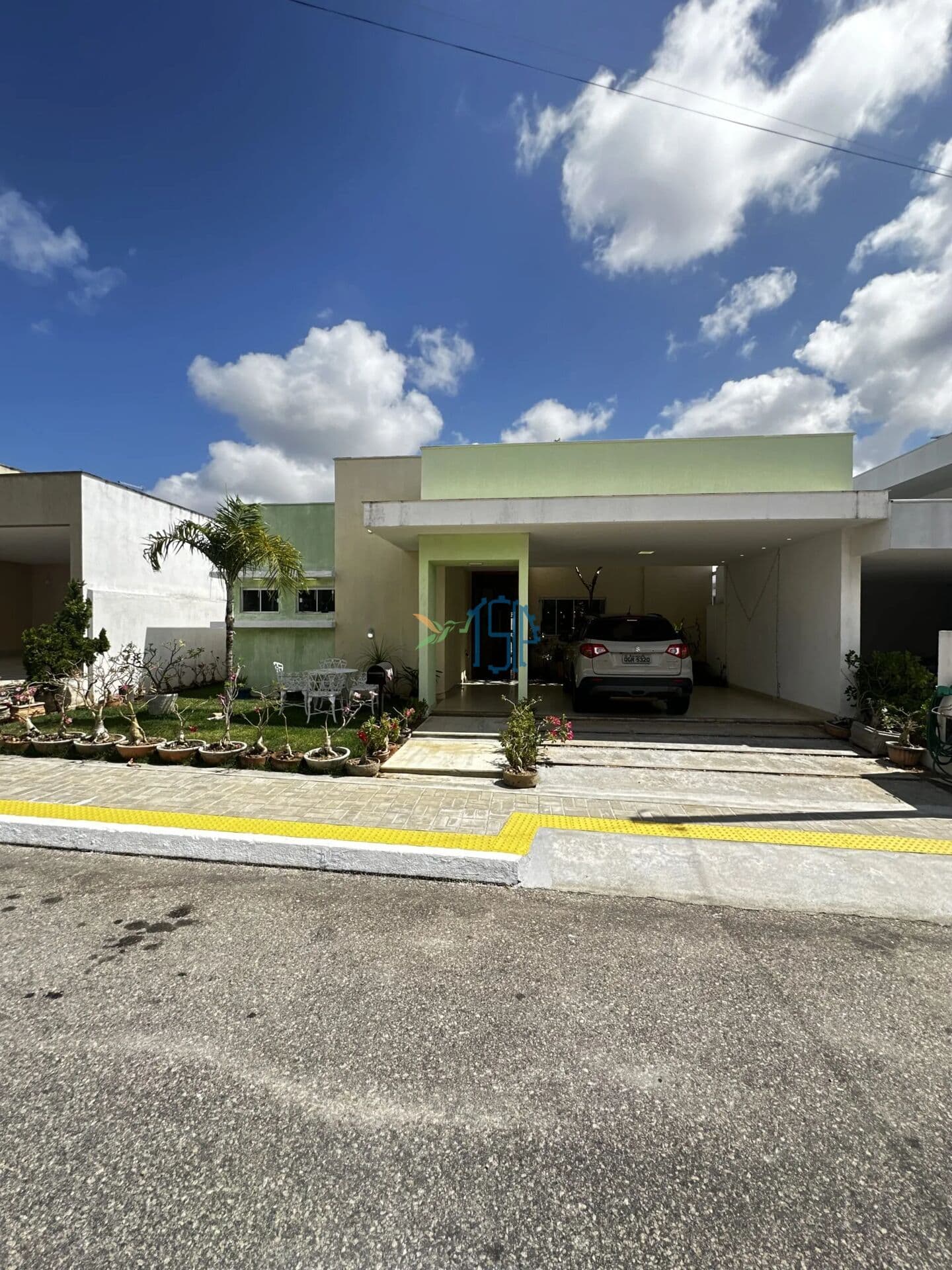 OPORTUNIDADE / CASA EM PARNAMIRIM / CASA EM CONDOMÍNIO FECHADO/ CASA PADRÃO EM PARNAMIRIM