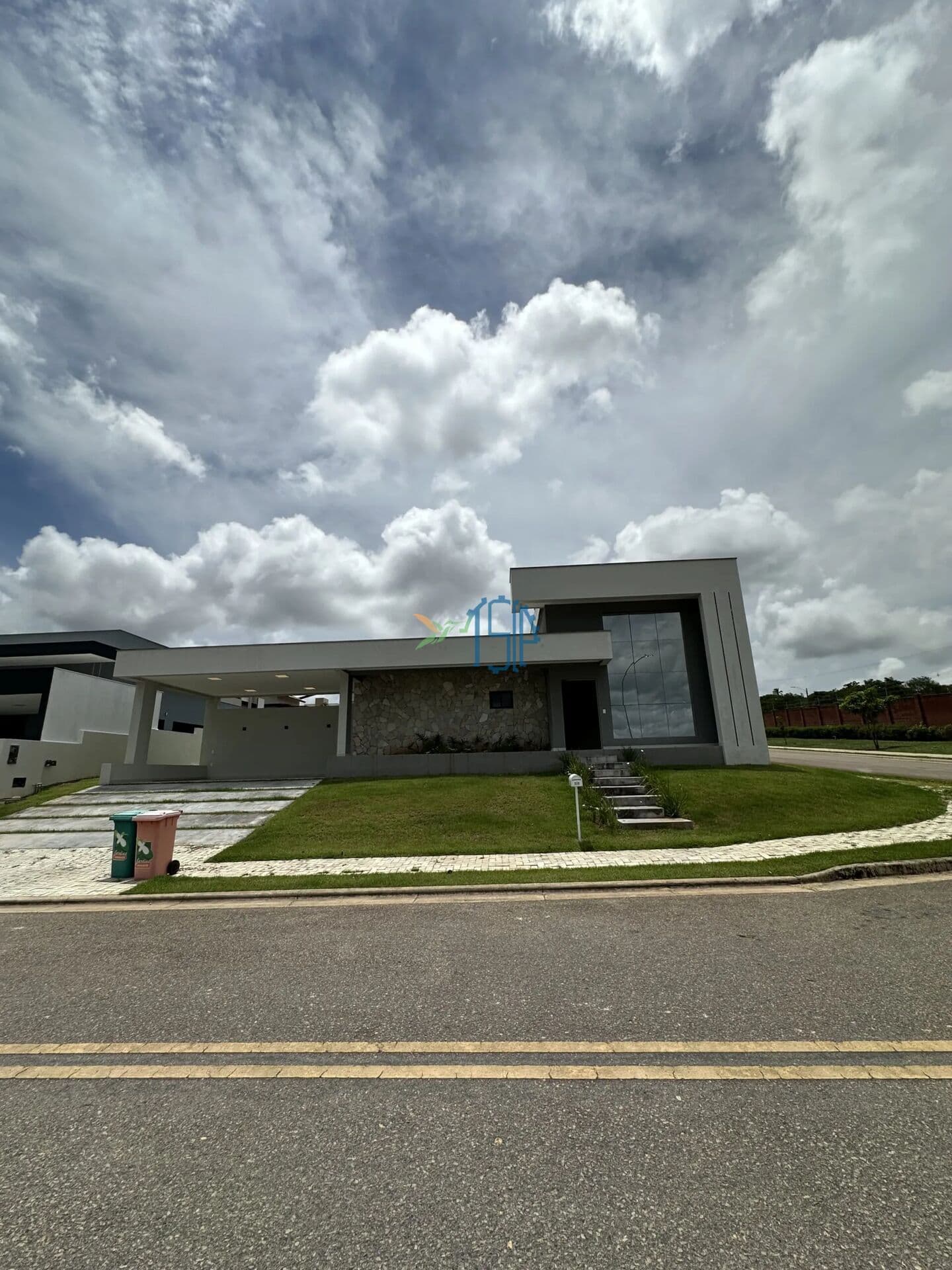 OPORTUNIDADE / CASA EM PARNAMIRIM / CASA EM CONDOMÍNIO FECHADO/ CASA PADRÃO EM PARNAMIRIM