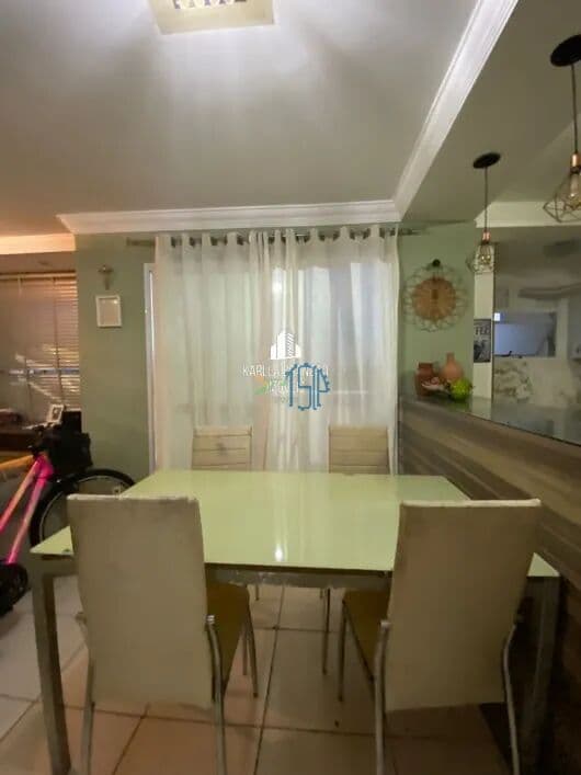 Apartamento Padrão Apartamento com 3 Quartos e 2 banheiros à Venda, 67 m² por R$ 400.000