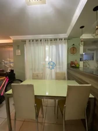 Apartamento Padrão Apartamento com 3 Quartos e 2 banheiros à Venda, 67 m² por R$ 400.000
