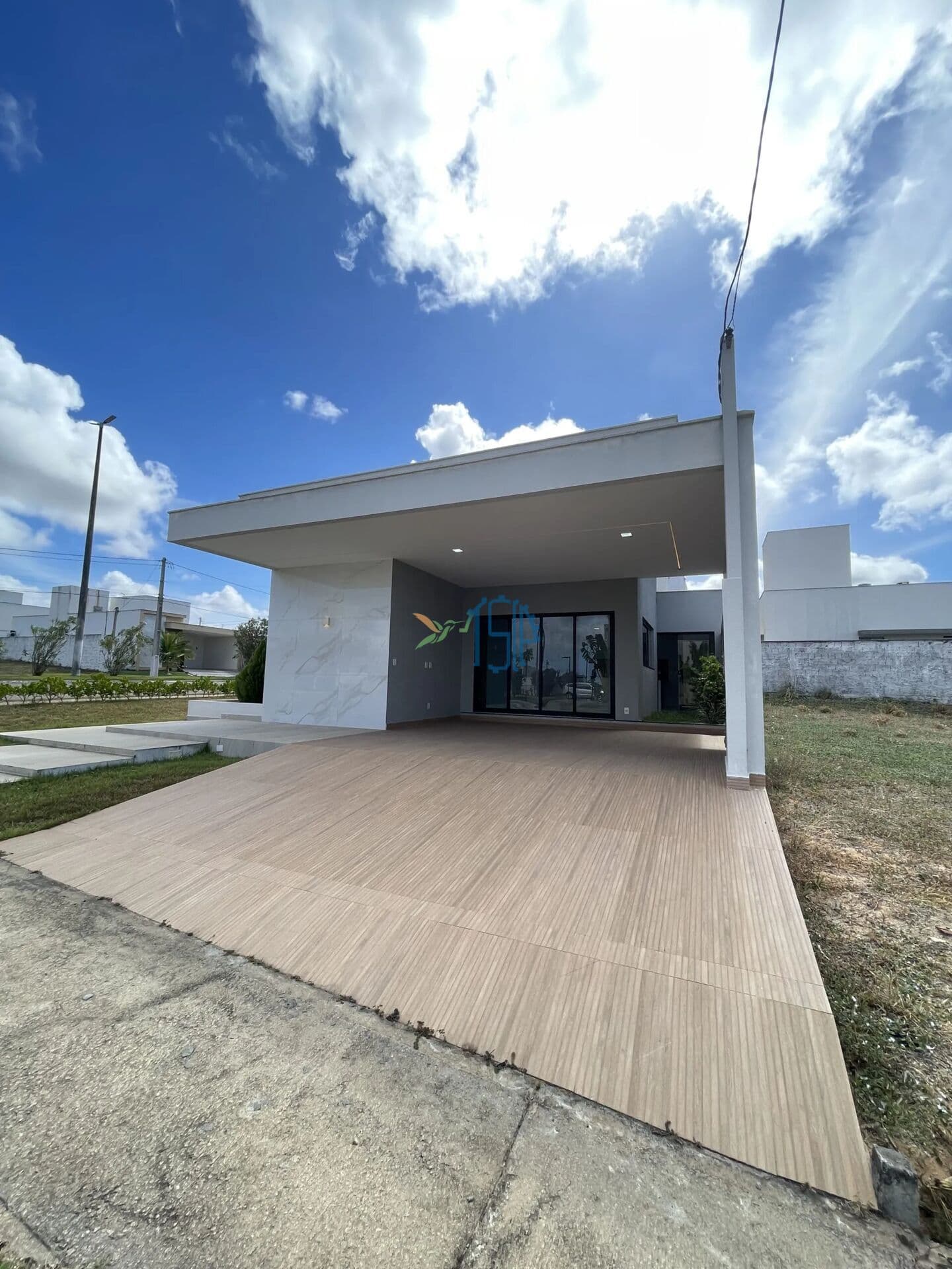 OPORTUNIDADE / CASA EM PARNAMIRIM / CASA EM CONDOMÍNIO FECHADO/ CASA PADRÃO EM PARNAMIRIM