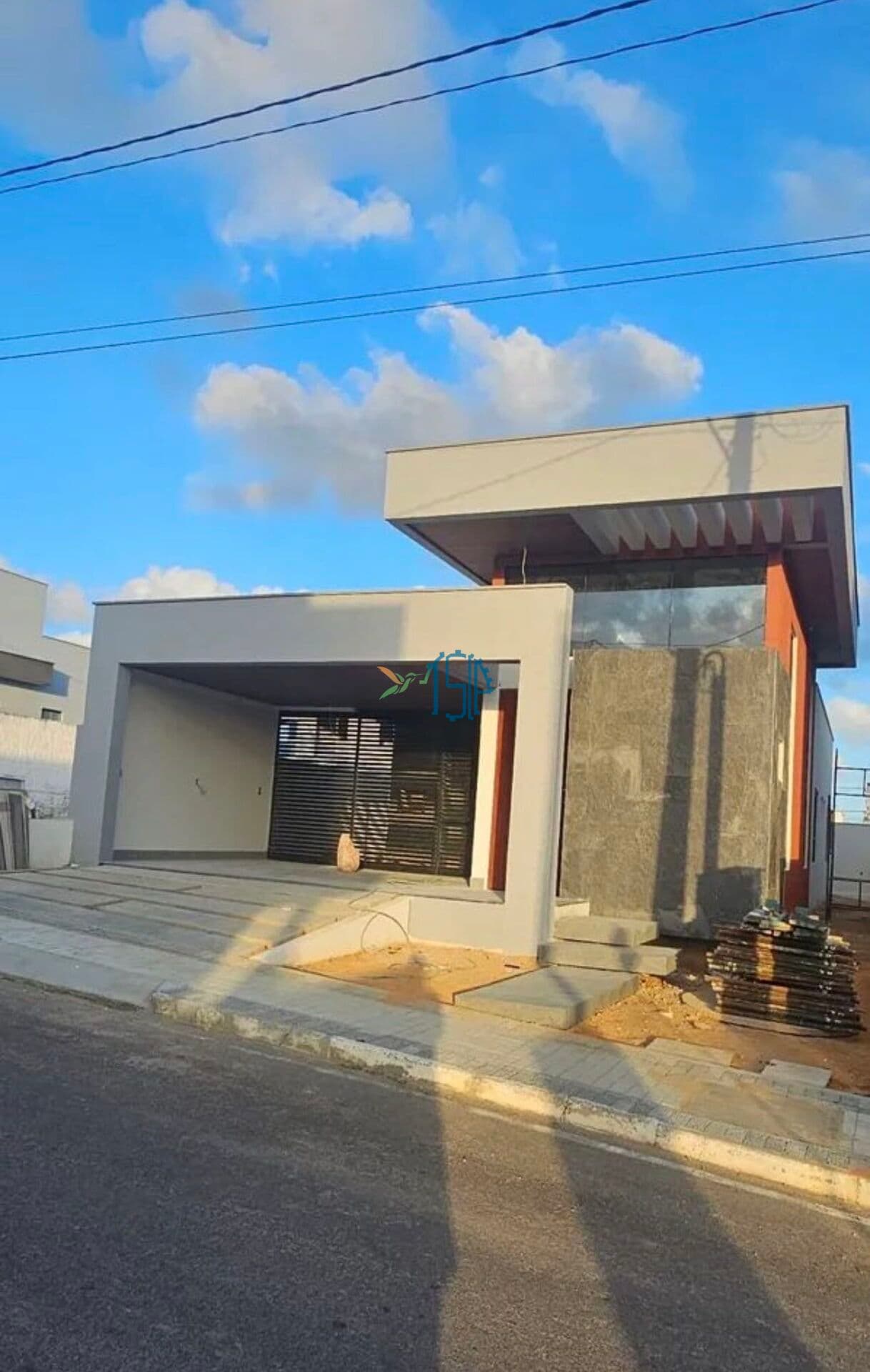 Casa em Condomínio/consominio monte carlo .