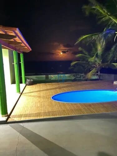 Casa Padrão/ casa de praia/ Casa com piscina à beira-mar em rio do fogo