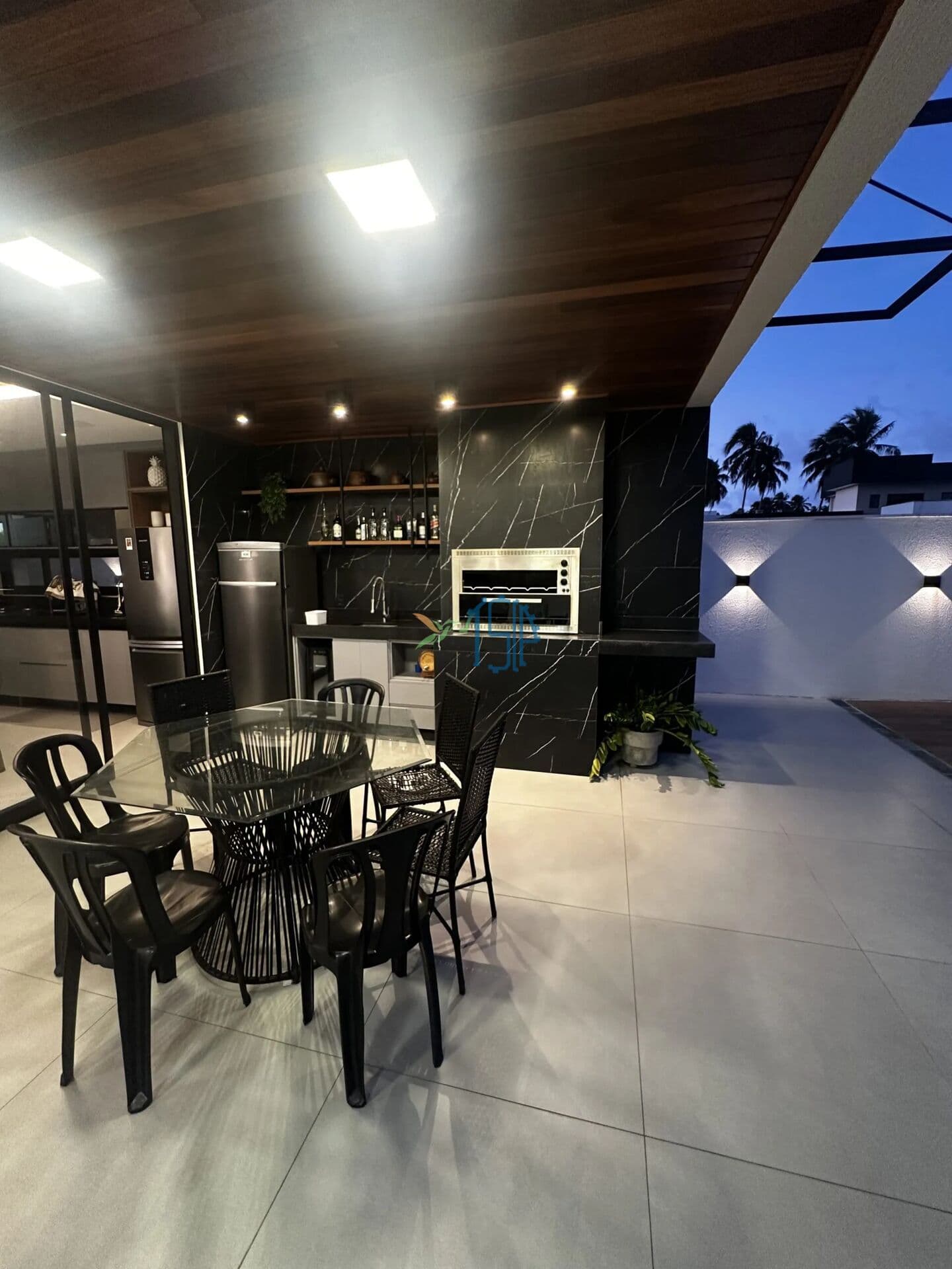 Casa em Condomínio/Casa Duplex no Condomínio Cajupiranga Clube – Porteira fechada e piscina